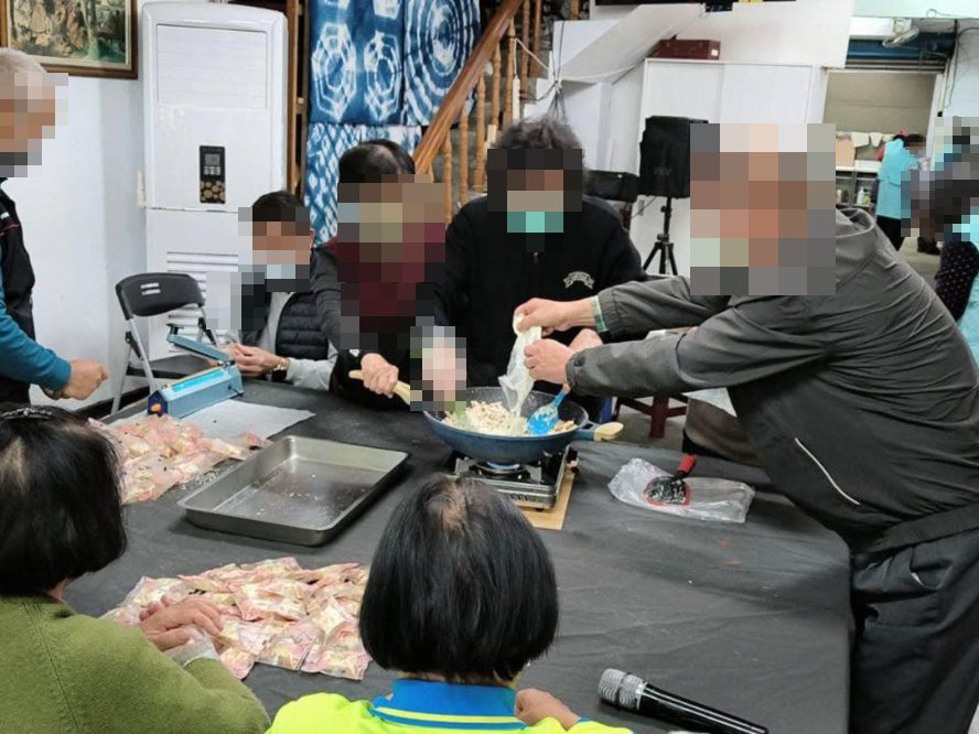 關懷據點：年前雪Q餅