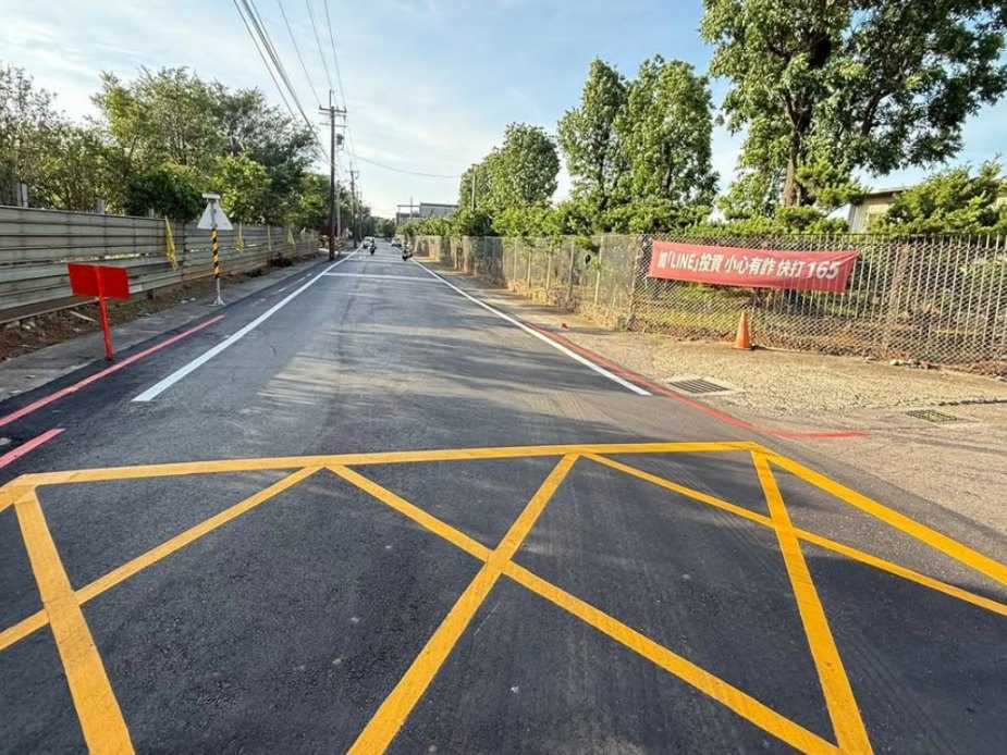 雙榮路柏油路面完工