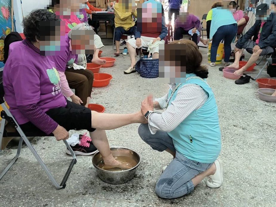 關懷據點：冬季泡腳課程