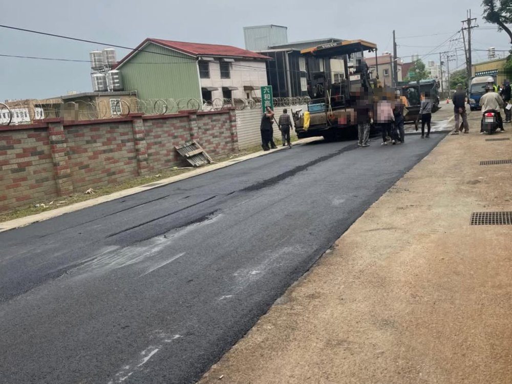 雙榮路、陸光路路面凹陷修復